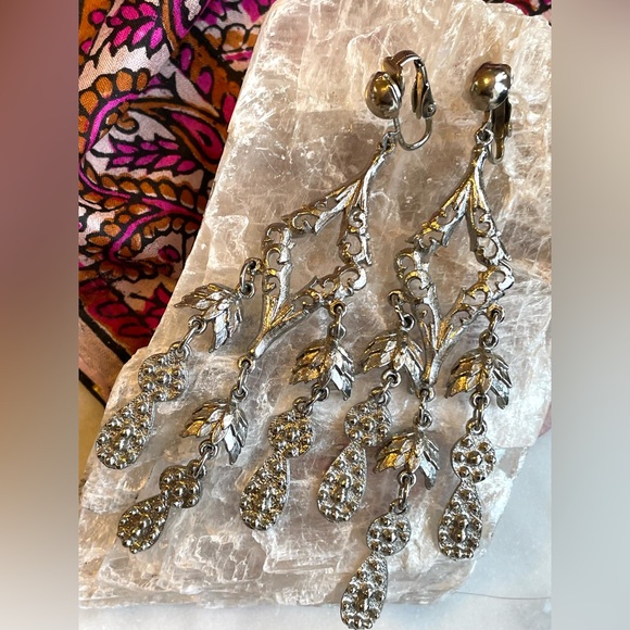Vintage 70’s Boho Dangly Earrings/ Silverstone 70’s Dangly Chandelier Earrings - Picture 7 of 8